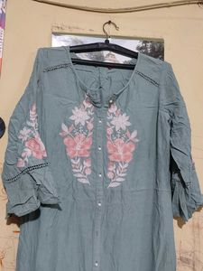 Floral Embroidered Kurta set