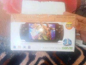 Handheld Game Console