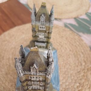 It's a resin and ceramic 3D London showpiece