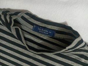 mid length sleeves crop top