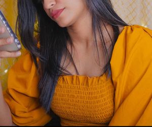 Puff Sleeves Top🧡