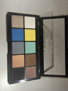 NYX Avant Pop Eyeshadow Palette