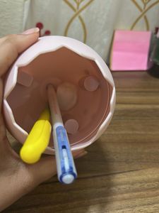 Egg-Shaped Pen Holder