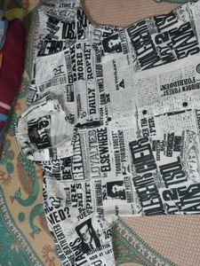 Newsprint print t-shirt