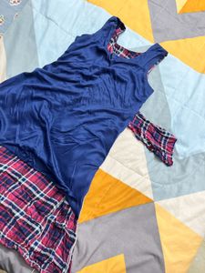 Casual Knee Lenght Dress With Extra Hand