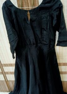 Beautiful New Untouch Crepe Suit