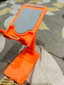 PORTABLE MOBILE STAND