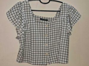 Chic Checkered Crop Top