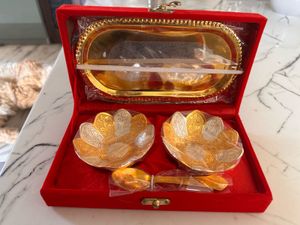 Red Velvet Gift Box With Bowls And Plate