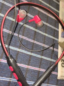 Red &amp; Black Wireless Earbuds