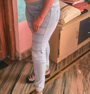 Light Wash Skinny Jeans