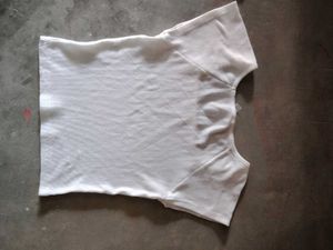 combo of 4 womenSkirt,2top&amp; tshirt