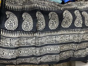 Elegant Black &amp; White used Pure Silk Saree