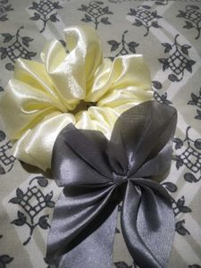 Scrunchy With a Hair Clip