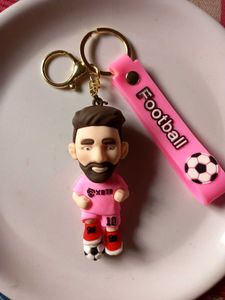 PACK OF 8 PREMIUM KEYCHAINS