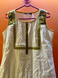 White Embroidered Sleeveless Kurti