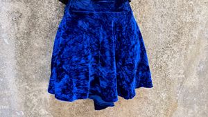 3.23.1 CUTE NAVY BLUE SKIRT