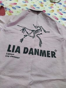 LIA DANMER Graphic Shirt