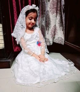 Girls&#39;Party Wear Dress With Beautiful Hair Crown