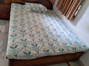 Bedsheet With Two Pillow Covers