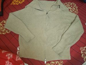 Stylish Zip-Up Cardigan