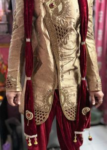 Elegant Men's Kurta & Pyjama Set