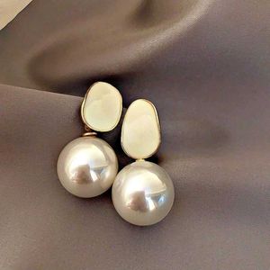 Black Pearl Stud Earrings