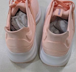 Women&#39;s Woodland Sneaker Size 8🔥