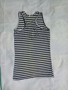Casual Sleeveless Self Design Woman B&amp;W Top