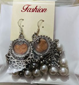 Fashion Dangle Earrings Only 1 Pair