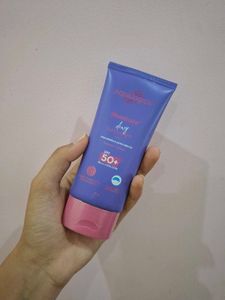 Aqualogica Illuminate Dewy Sunscreen
