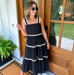 Chic Black Tiered Midi Dress