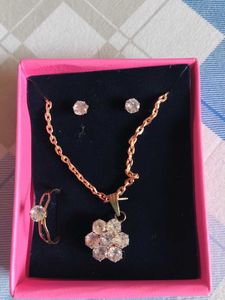 New Unused Jewellery Set