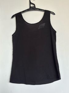 Chic Black Top w/ Red Bow