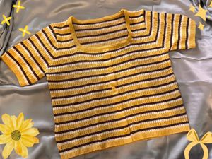 cutesy yellow vintage top