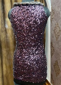 Sequence one piece with heavy chain on neck