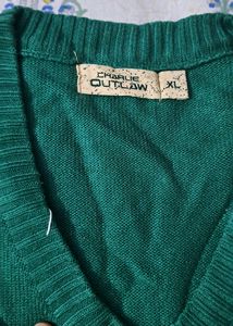 Branded half sweater for men.