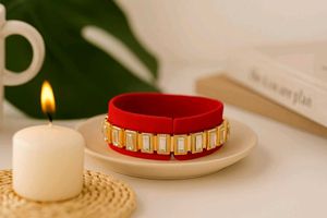 Gold & Crystal Link Bracelet (Artificial)