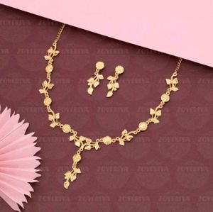 Gold Floral Necklace &amp; Earring Set