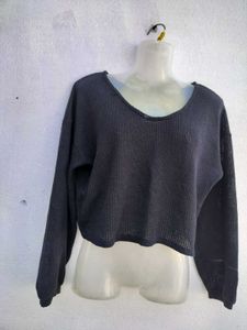 Black Cropped V-Neck Top