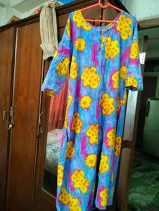 Multicolour Kurti With Leggins Blue Colour.