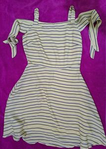 Tieable Yellow Cold Shoulder One Piece Dress