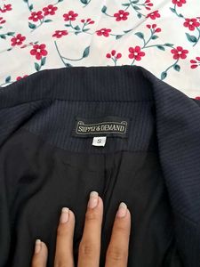 Women&#39;s Black Blazer