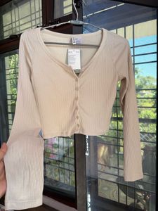 H&M Fitted Cardigan Style Ribbed Top/Size-S