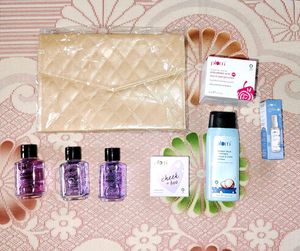 Plum Goodness Gift Set 8 Products