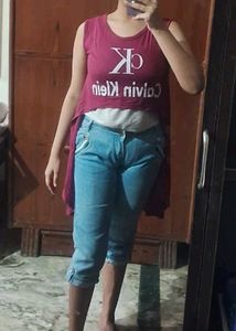 Korean Maroon Cute flowy top [Crop from front, long in back]