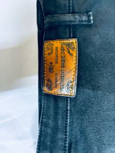 Straight Fit, Fully Stretchable, Black Jeans .