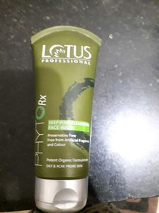 Lotus Professional Deep Pore Cleaning Face Wash