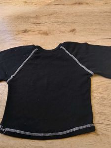 Black Graphic Crop Top