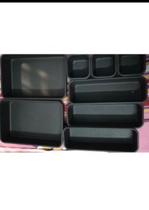 8 Storage Containers